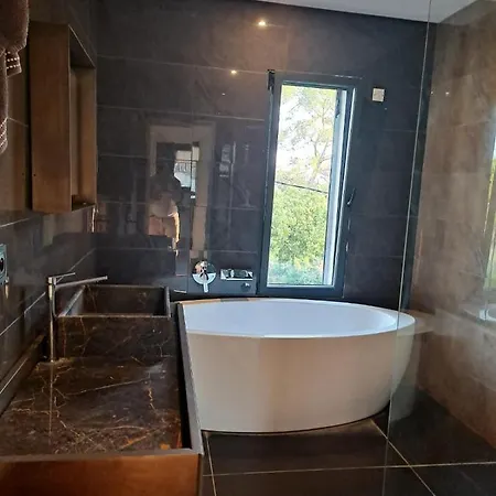 Californienne With Spa, Cinema, Jacuzzi & Pool In Holiday home *